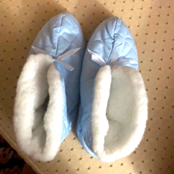Hanes super comfy slippers NWOT - Picture 8 of 8